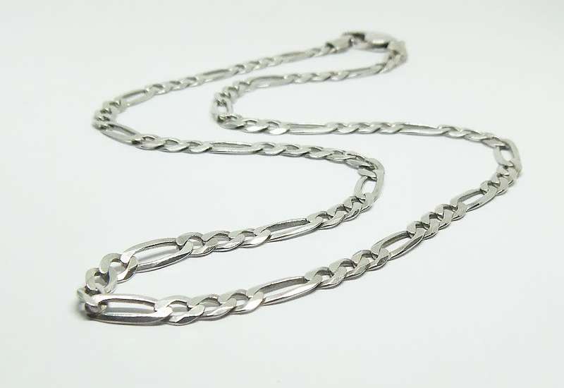 R1 START !! A FABULOUS SOLID STERLING SILVER FIGARO LINK NECKLACE WITH AN OVERSIZED CLASP !! COOL !!