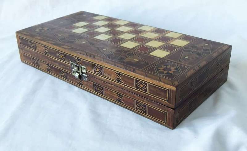 AN AWESOME VINTAGE HAND MADE INLAID WOODEN GAMES BOX FILLED WITH OVER 600 COINS PLUS NOTES !! WOW !!