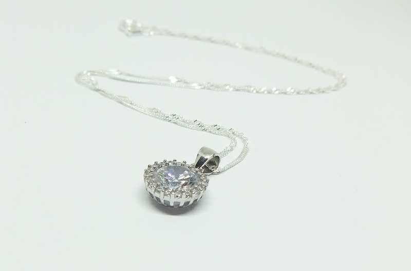 R1 START !! A 40 CM STERLING SILVER NECKLACE & STERLING SILVER FACETED CZ PENDANT - FREE COMBINING