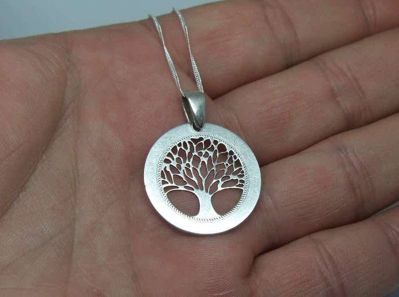 R1 START !! A 40 CM STERLING SILVER NECKLACE & STERLING SILVER TREE OF LIFE PENDANT - FREE COMBINING
