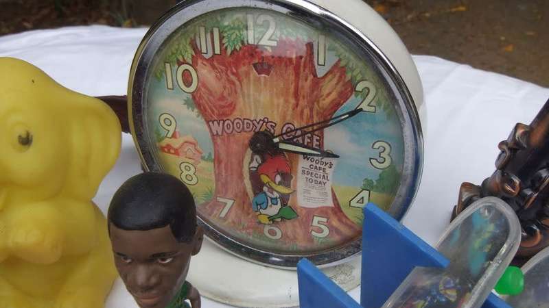 TAKE A LOOK !! A JOBLOT OF VINTAGE AND NEWER PRE LOVED TOYS PLUS OTHER COLLECTABLES !!