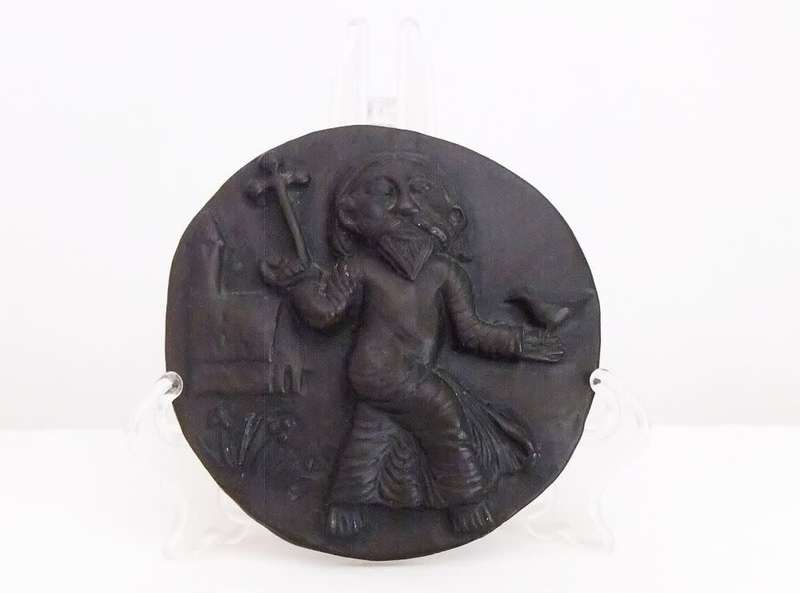RARELY SEEN !! A VINTAGE WILD GOOSE STUDIO BRONZED PLAQUE OF ST KEVIN WITH BLACKBIRD ! 50 EURO VALUE