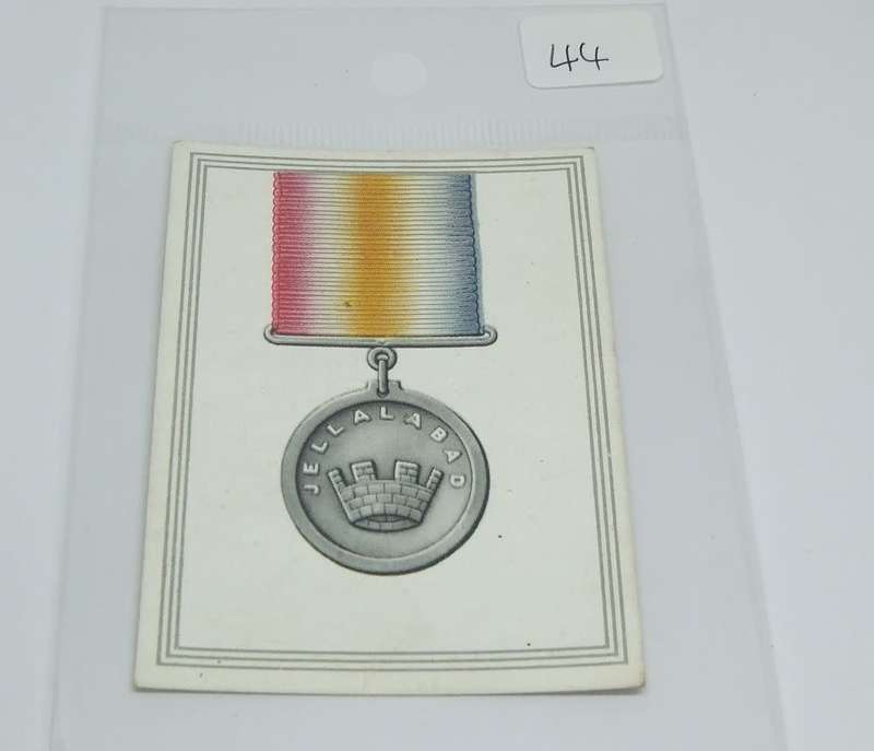 The United Tobacco Company - Vintage collectors cigarette card - Medals & Decorations Series