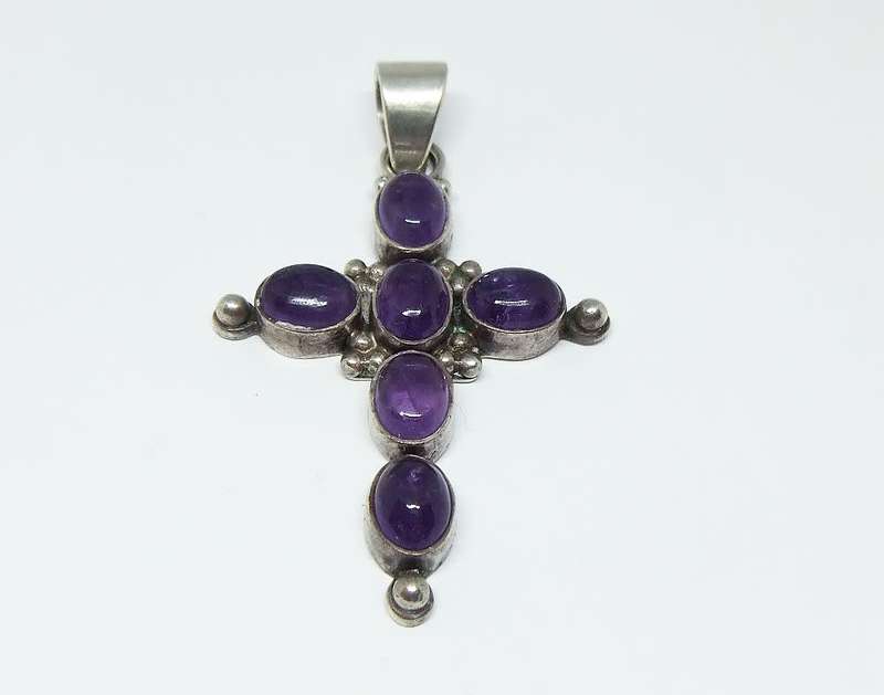 WOW !! A STUNNING SOLID STERLING SILVER CROSS PENDANT SET WITH CABOCHON AMETHYSTS !! LOOK !!