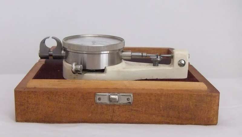 SUPER COOL !! AN OLD WATCHMAKERS JKA FEINTASTER MICROMETER MEASURING TOOL - GERMANY - 0.01 MM