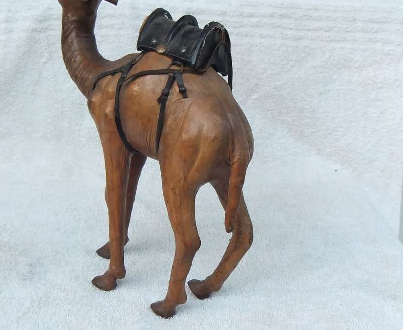 UNUSUAL SIZE !! A TALL HANDMADE VINTAGE LEATHER CLAD CAMEL ORNAMENT WITH LOADS OF DETAIL !!