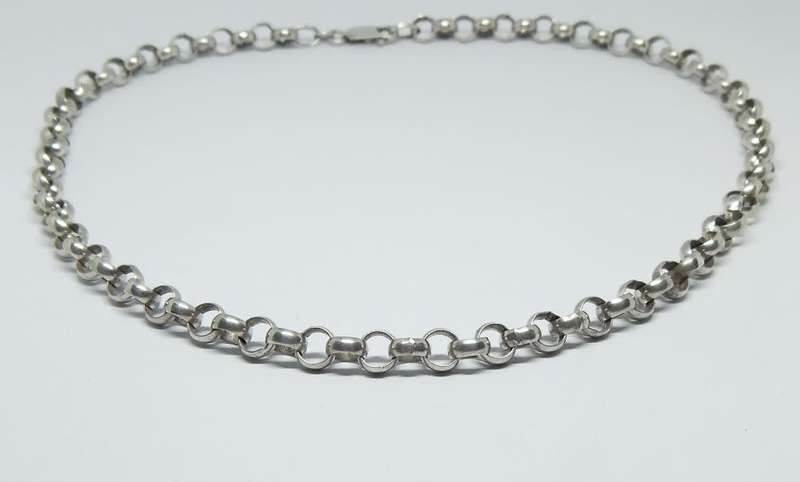 A SUPERB AND STRONG SOLID STERLING SILVER ROUND LINK NECKLACE WITH A QUALITY CLASP !! MUST HAVE !!