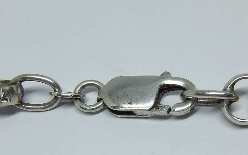 A SUPERB AND STRONG SOLID STERLING SILVER ROUND LINK NECKLACE WITH A QUALITY CLASP !! MUST HAVE !!