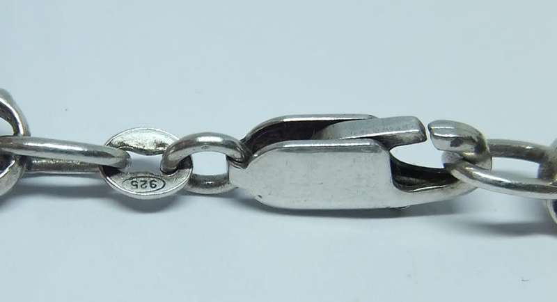 A SUPERB AND STRONG SOLID STERLING SILVER ROUND LINK NECKLACE WITH A QUALITY CLASP !! MUST HAVE !!