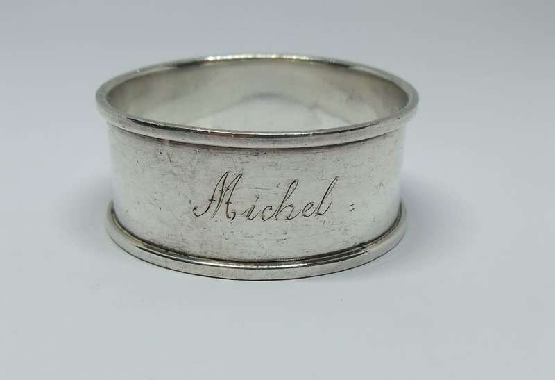 AN OLD SOLID STERLING SILVER NAPKIN RING BY DURBAN SILVERSMITH NORMAN WATSON - DICK KING STAMP