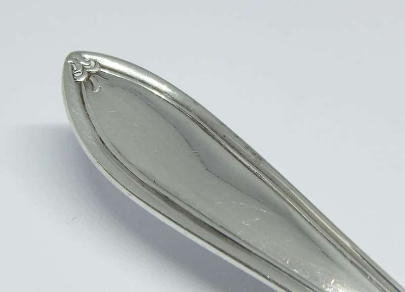 TOP CLASS !! A 1956 HALLMARKED SOLID STERLING SILVER PATE KNIFE BY A.S.P.CO OF SHEFFIELD ENGLAND !!