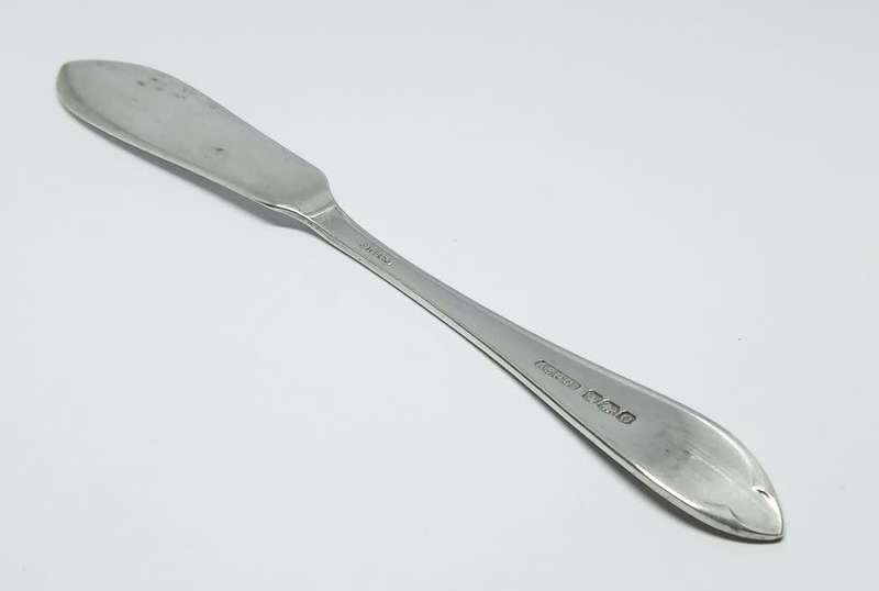 TOP CLASS !! A 1956 HALLMARKED SOLID STERLING SILVER PATE KNIFE BY A.S.P.CO OF SHEFFIELD ENGLAND !!