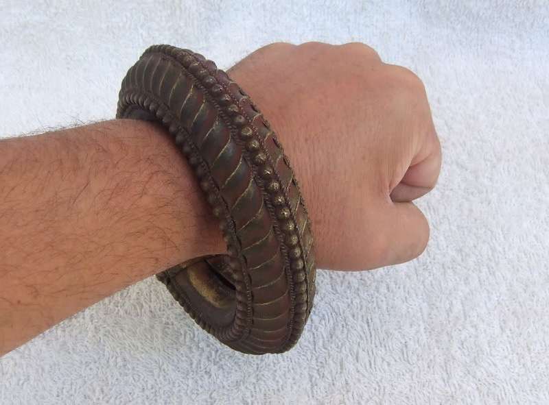 TRUE ANTIQUE !! A NORTH AFRICAN SLAVE BANGLE MADE OF A BRONZE LOOK HEAVY METAL !! RARE FIND !!