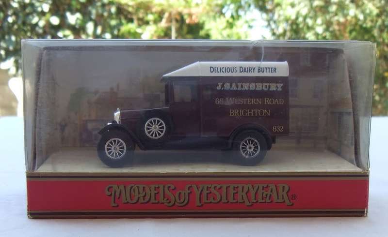 A VINTAGE DIE CAST METAL MODEL OF THE 1929 MORRIS COWLEY VAN BY MATCHBOX MODELS OF YESTERYEAR