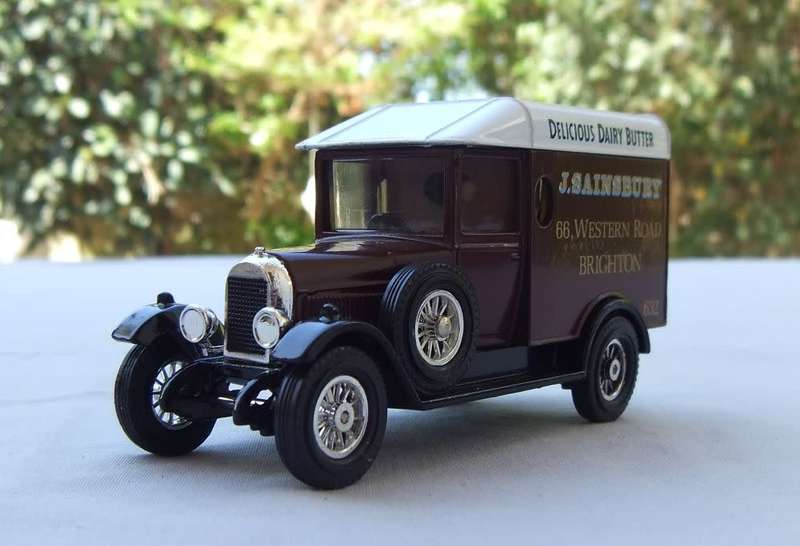 A VINTAGE DIE CAST METAL MODEL OF THE 1929 MORRIS COWLEY VAN BY MATCHBOX MODELS OF YESTERYEAR