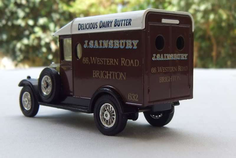 A VINTAGE DIE CAST METAL MODEL OF THE 1929 MORRIS COWLEY VAN BY MATCHBOX MODELS OF YESTERYEAR