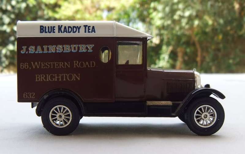 A VINTAGE DIE CAST METAL MODEL OF THE 1929 MORRIS COWLEY VAN BY MATCHBOX MODELS OF YESTERYEAR
