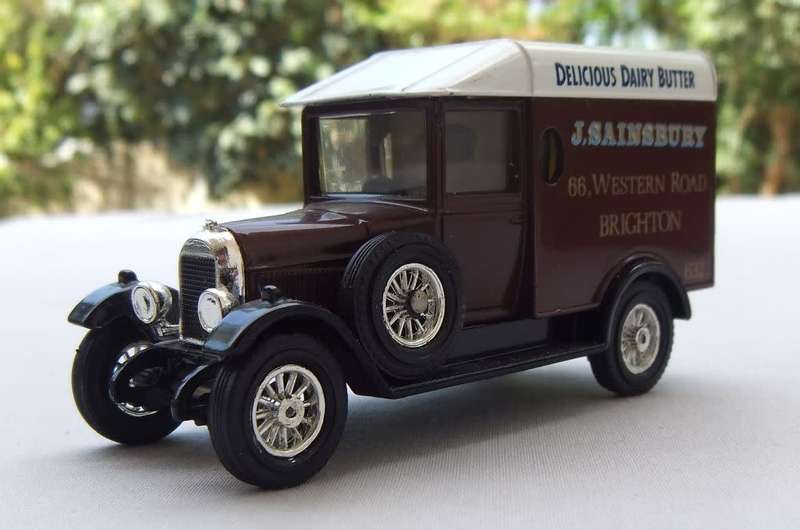A VINTAGE DIE CAST METAL MODEL OF THE 1929 MORRIS COWLEY VAN BY MATCHBOX MODELS OF YESTERYEAR