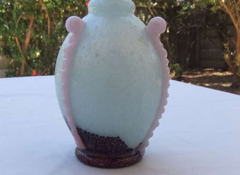 AN UNUSUAL AND BEAUTIFUL OLD GLASS VASE WITH PINK SWIRLS DETAIL AND A VICTORIAN LOOK !! MUST SEE !!