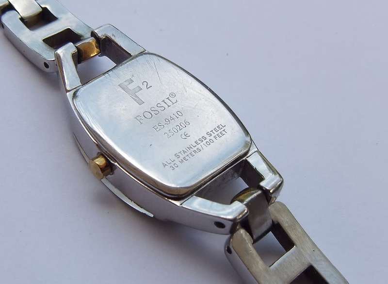 WOW !! A CLASSY GENUINE FOSSIL LADIES WATCH IN EXCELLENT WORKING CONDITION !! BRAND NEW BATTERY !!