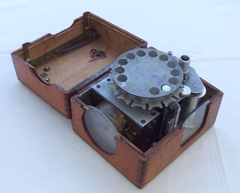 RARE FIND !! AN ANTIQUE PIGEON CLOCK BY HENRY MARTENS & COMPANY MADE IN BELGIUM CIRCA 1920 !! WOW !