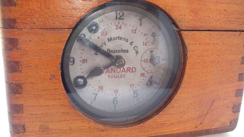 RARE FIND !! AN ANTIQUE PIGEON CLOCK BY HENRY MARTENS & COMPANY MADE IN BELGIUM CIRCA 1920 !! WOW !