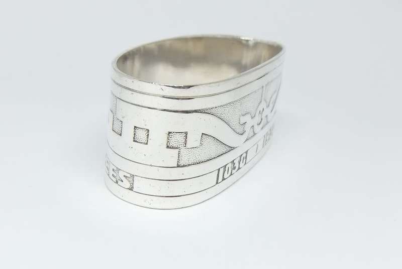 Prysloos !! A vintage solid sterling silver napkin ring commemorating the Great Trek !! Voortrekkers