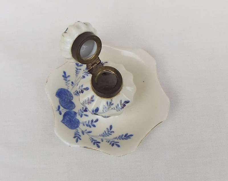 A rare antique Victorian period hand painted French porcelain inkwell with hinged lid