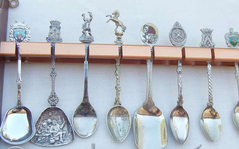 A vintage metal spoon rack with 36 souvenir spoons in great condition # 2