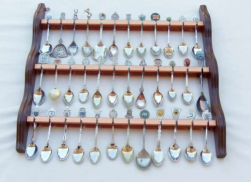 A vintage metal spoon rack with 36 souvenir spoons in great condition # 2