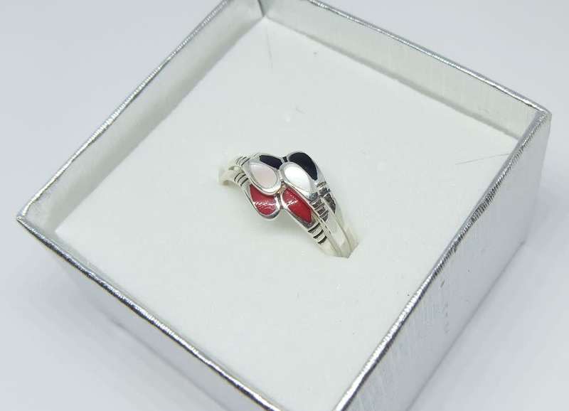 Three genuine sterling silver rings that interlock perfectly - Brand new - With gift box