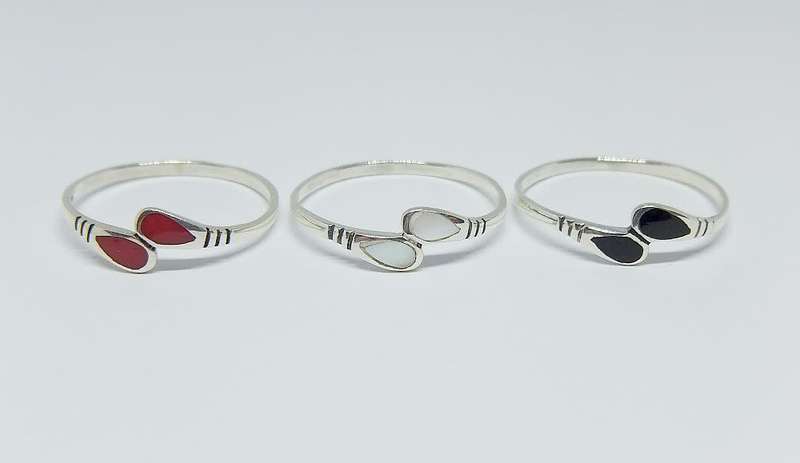 Three genuine sterling silver rings that interlock perfectly - Brand new - With gift box