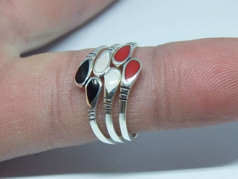 Three genuine sterling silver rings that interlock perfectly - Brand new - With gift box