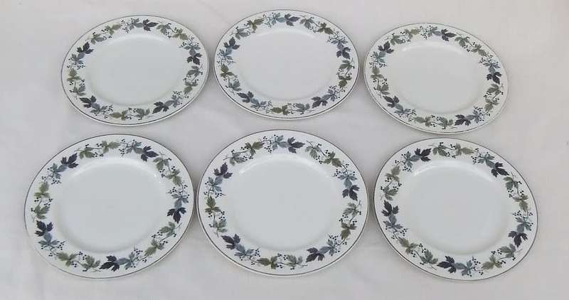 A set of 6 vintage Royal Doulton plates in the Burgundy pattern ( 1959 - 1981 )