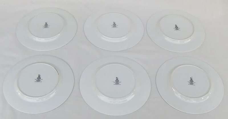 A set of 6 vintage Royal Doulton plates in the Burgundy pattern ( 1959 - 1981 )