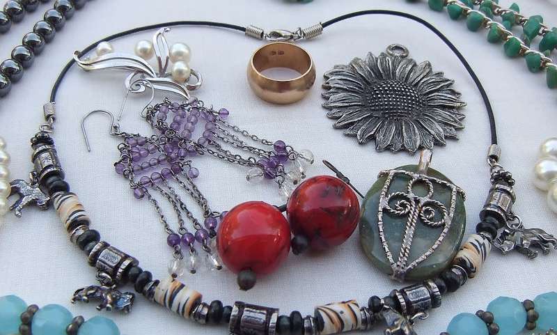 A joblot of vintage jewelry items , accessories and spare parts - Bid for the lot !!