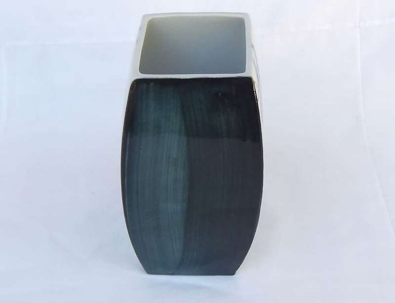 An absolutely gorgeous signed hand painted Chinese porcelain vase in excellent condition