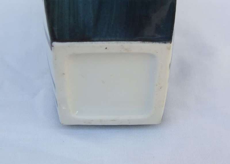 An absolutely gorgeous signed hand painted Chinese porcelain vase in excellent condition