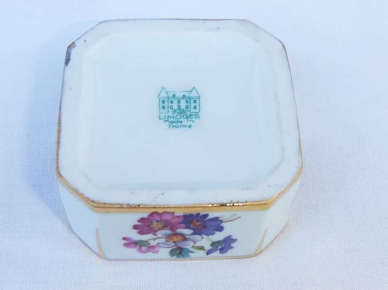 A beautifully decorated vintage Limoges of France porcelain trinket box