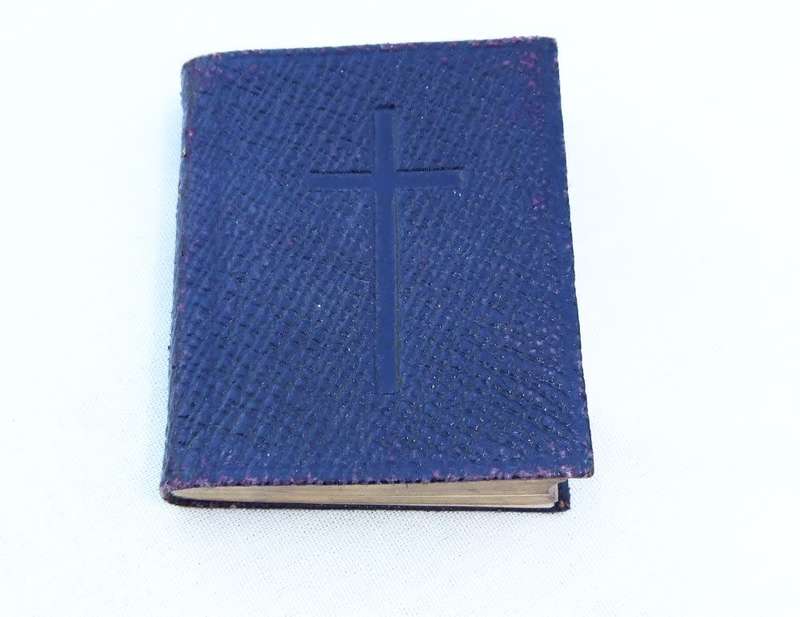 Extremely rare - An 1895 miniature book - Imitation of Christ