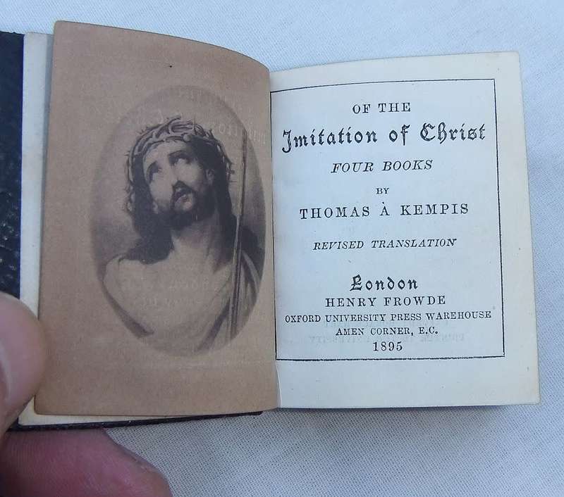 Extremely rare - An 1895 miniature book - Imitation of Christ
