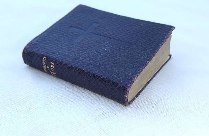 Extremely rare - An 1895 miniature book - Imitation of Christ