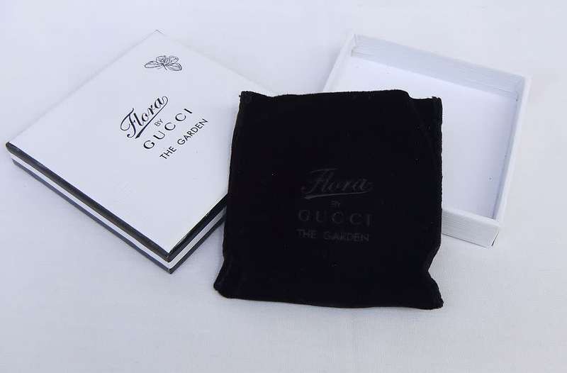 A fabulous new & boxed mirror compact by GUCCI in the ` The Garden ` pattern