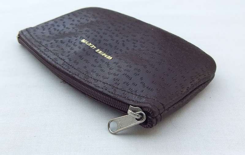Never used !! A vintage genuine leather tobacco pouch / coin purse - New old stock