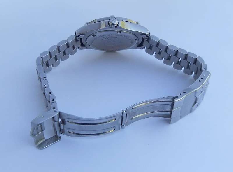 100% ORIGINAL TAG HEUER PROFESSIONAL 2000 MENS SWISS MADE WRISTWATCH IN EXCELLENT CONDITION