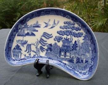 WEDGWOOD WILLOW PATTERN HALFMOON DISH - IMPRESSED AND STAMPED MAKERS MARKS - POSTAGE R40