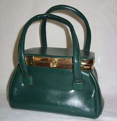 A VINTAGE HANDBAG BY MARISA - MADE IN ENGLAND