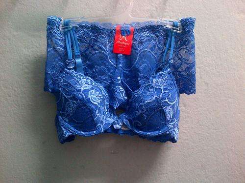 GORGEOUS BLUE CLEAVAGE BRA WITH REMOVABLE PADDING