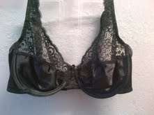 GORGEOUS BLACK BRA WITH LACE DETAI - SIZE 42D