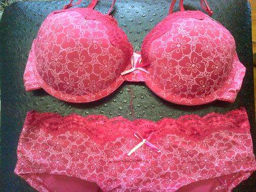 LATE ENTRY!!! GORGEOUS BRA SET - SIZE 36B